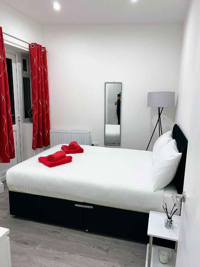 Attractive 2 Bed Apartments Free Wi-Fi And Parking Croydon kerület Kültér fotó