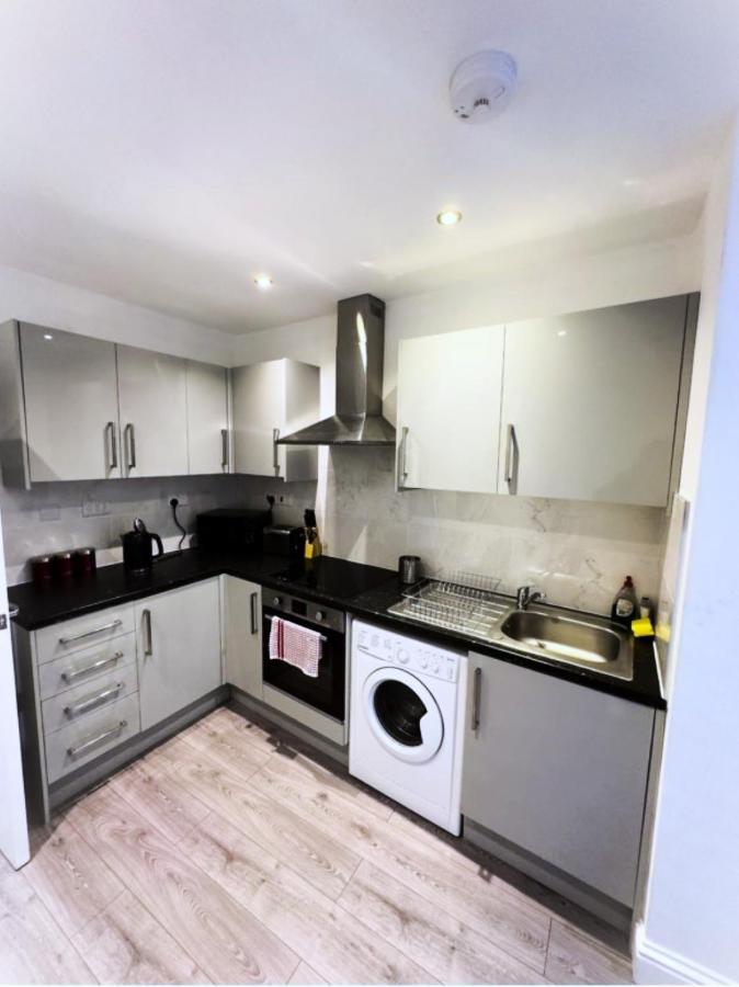 Attractive 2 Bed Apartments Free Wi-Fi And Parking Croydon kerület Kültér fotó