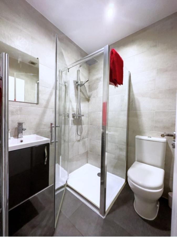 Attractive 2 Bed Apartments Free Wi-Fi And Parking Croydon kerület Kültér fotó